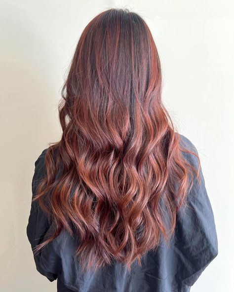 Balayage without bleach by Lay @lay______van #ブリーチなしカラー #withoutbleachhaircolor #redbalayage #redbrownhair #balayage #balayagehighlights #balayageombre #redhair #redhaircolor #redhaircolour #レッドヘアカラー# レッドヘア＃vancouverhairstylist #vancouverhairdresser #vancouvethair #vancouverhairsalon #yvrsalon #yvrhairstylist #babylights #darkredhair #ダークレッド #shadowroots #haircolorcorrection Balayage Without Bleach, Color Correction Hair, Lay Lay, Red Balayage, Dark Red Hair, Shadow Root, Red Brown Hair, Hair Dresser, Ombre Balayage