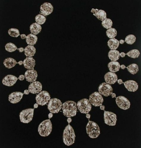 Imperial Riviere necklace of Alexandra Romanov - 457 carats of diamonds! Antique Diamond Necklace, Maria Feodorovna, The Necklace, Royal Jewels, Royal Jewelry, Crown Jewels, Fabulous Jewelry, Antique Diamond, Precious Gems