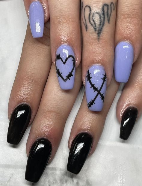 Mail Inspo Coffin Shape, Mail Designs On Natural Nails, Black And Purple Spooky Nails, Almond Acrylic Nails Goth, Salem Nails Ideas, Short Goth Nails Ideas, Nail Ideas Coffin Medium, Easy Gel Nails For Beginners, Alternative Nails Acrylic