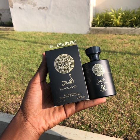 Black Asad, an oriental masculine scent🖤 Size: 25ml Price: GH₵50 • • • • • #smellgoodonabudget #summerscents #perfumes #affordablescents #arabicperfume Perfume Collection Fragrance, Masculine Scent, Perfume Collection, Smell Good, Scents, Spray, Fragrance, Black