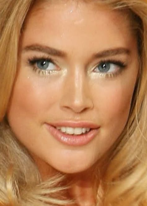 Pretty eyes Vs Angel Makeup, Candice Swanepoel Makeup, Bombshell Makeup, Makeup Vs No Makeup, Angel Makeup, Angels Beauty, Swag Makeup, Victoria Secret Makeup, Doutzen Kroes