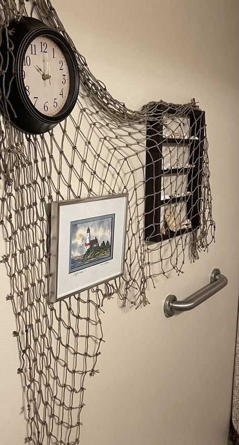 Pirates Of The Caribbean Bathroom, Pirate Themed Bathroom, Shipwreck Bathroom, Bedroom Alternative, Pirate Bathroom Decor, Pirate Bedroom Theme, Pirate Bathroom, Hammock In Bedroom, Pirate Bedroom