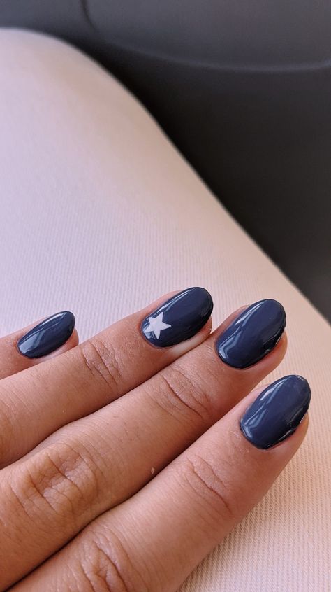 Painted Nail Ideas For Short Nails, Navy Blue Squoval Nails, Short Nail Inspo Simple For School, Short Nails Navy Blue, Navy Blue Summer Nails, Nails Navy Blue Design, Nails With Navy Blue, Blue Biab Nails, Navy Blue Nails Short