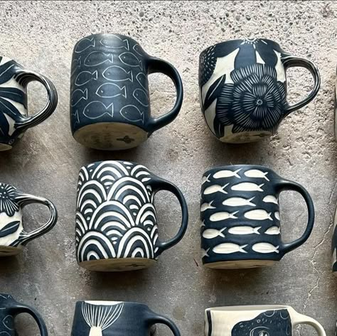 Pottery Sgraffito, Pottery Patterns, Wheel Thrown Ceramics, Wheel Throwing, Pottery Videos, Modern Pottery, Clay Mugs, Functional Pottery, Pottery Shop