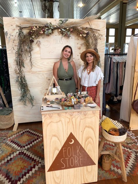 Folkstore- boho luxe summer market 2018 . Booth Display Ideas Diy, Bridal Show Booths, Market Stall Display, Farmers Market Display, Vendor Booth Display, Craft Fair Booth Display, Stall Display, Stand Feria, Craft Market Display