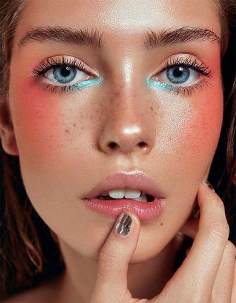 Make Up Diy, Editorial Vogue, Festival Make Up, Pastel Makeup, Alat Makeup, Makeup Tip, Smink Inspiration, Makijaż Smokey Eye, Beauty Tips For Hair