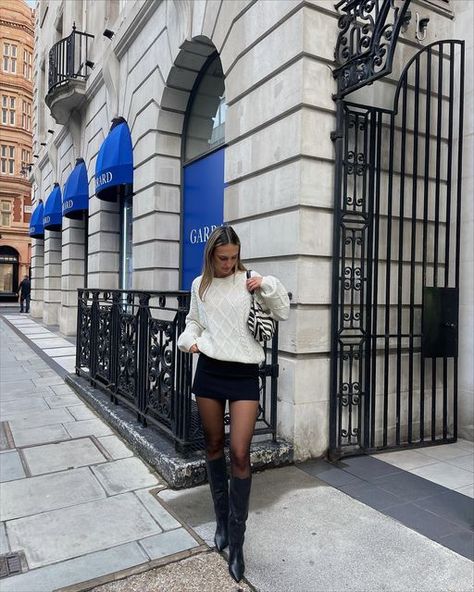 Emma Blaz 🤍 on Instagram: "Weather switched up real quick" Trendy Fashion Accessories, Europe Outfits, London Outfit, Wardrobe Tips, Outfits Chic, Paris Outfits, Real Quick, Nice Style, Mode Inspo