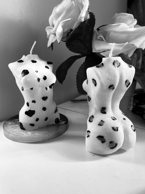 Cow print and leapord print candles 💫 Themed Candles, Printed Candles, Goddess Statue, Candle Wax Melts, Melting Candles, Custom Keychain, Handmade Business, Dream Bedroom, Candle Wax