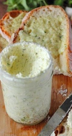 Flavored Butter Recipes, Butter Recipes Homemade, Flavored Butters, Compound Butters, Garlic Spread, Flavored Butter, Spread Recipes, No Sugar Foods, Bread And Butter