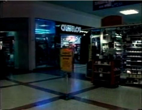 Low Quality Photos Aesthetic, Low Quality Pics Aesthetic, Low Quality Aesthetic, 80s Mall, Digital Camera Pictures, Odd Pictures, Low Quality Pics, Weird Places, Quality Aesthetic