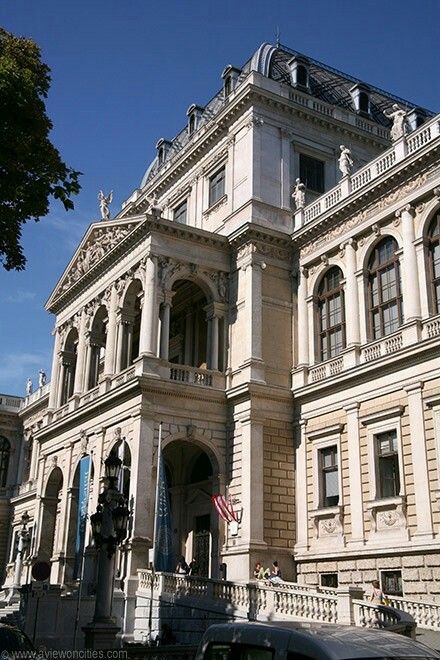 Vienna Pictures, University Of Vienna, French Exterior, Castle Mansion, Heart Of Europe, Austria Travel, Gorgeous Scenery, Classical Architecture, Dream Holiday