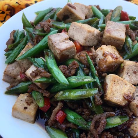 Tofu and Green Bean with Ground Pork Ground Pork Filipino Recipe, Stir Fry Tofu, Recipe Filipino Food, Tofu Green Beans, Fry Tofu, Pork And Green Beans, Snow Peas Recipe, Recipes Tofu, Stir Fry Green Beans