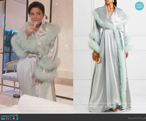 Kris’s green fur trim satin robe on The Kardashians. Outfit Details: https://wornontv.net/291408/ Kris Jenner Fashion, The Kardashians Hulu, All The Kardashians, Adult Slumber Party, Kris Jenner Style, Green Fur, Hold Me Tight, Worn On Tv, Kardashian Style