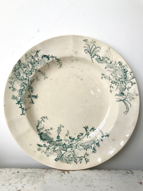 Plate Wall Display, Fine Dinnerware, Old Plates, Patterned Plates, Vintage Tableware, Antique Dishes, Antique Plates, Pretty Plates, Beautiful Table Settings