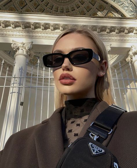 Prada Sunglasses Outfit, Photo Hacks, Dark Feminine Energy, Sunglasses Outfit, Twitter Header Aesthetic, Aesthetic Grunge Outfit, Stylish Glasses, Instagram Feed Ideas, Selfie Ideas Instagram