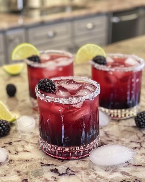 This is called 'Blackberry Margarita Smash' and it's a foolproof spring and summer drink! Never met a soul who didn't love it Blackberry Smash Margarita, Blackberry Lemonade Margarita, Blackberry Lime Margarita, Blackberry Margaritas Recipe, Blackberry Smash Cocktail, Wicked Blackberry Margarita, Blackberry Smash, Blackberry Tequila Smash, Blackberry Margaritas