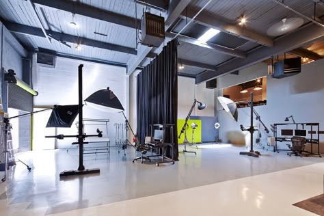 The House — THE HOUSE STUDIOS Warehouse Photography Studio, Photography Studio Spaces, Ruangan Studio, Photo Studio Ideas, Photo Studio Design, Commercial Photography Studio, Photography Studio Design, Photography Studio Setup, Studio Layout