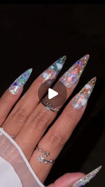 Mermaid Nail Powder, Reflective Nails, Rainbow Nail Art, Holo Nails, Cat Eye Gel Polish, Tag Friends, Mermaid Nails, Nail Art Designs Videos, Cat Eye Gel