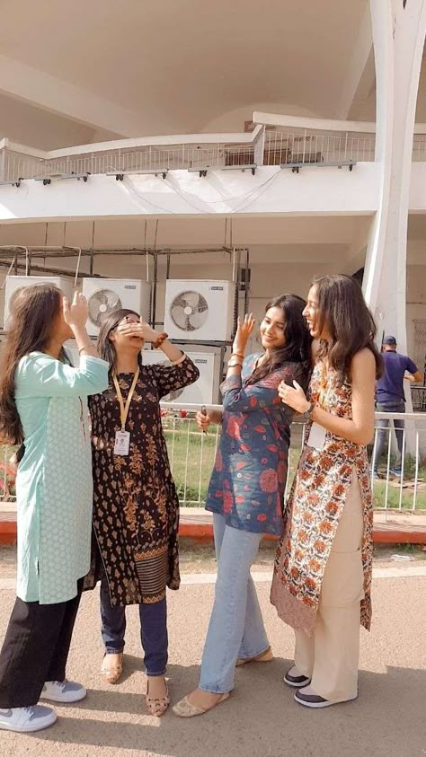 Suits For Women Indian College, Poses At Home Ideas, Aesthetic Kurti Poses With Friends, Jeans And Kurta Outfit, Kurti Poses At Home, How To Style Kurti In Winters, Activist Outfit, Kurta For College, Kurti Jeans Outfit Casual