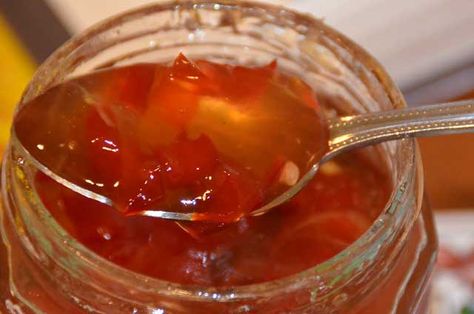 Chilli Jelly Recipe, Chilli Jam Recipe, Sweet Chilli Sauce Recipe, Beet Relish, Easy Chilli, Best Sauce Recipe, Homemade Chilli, Chilli Jam, Chilli Recipes