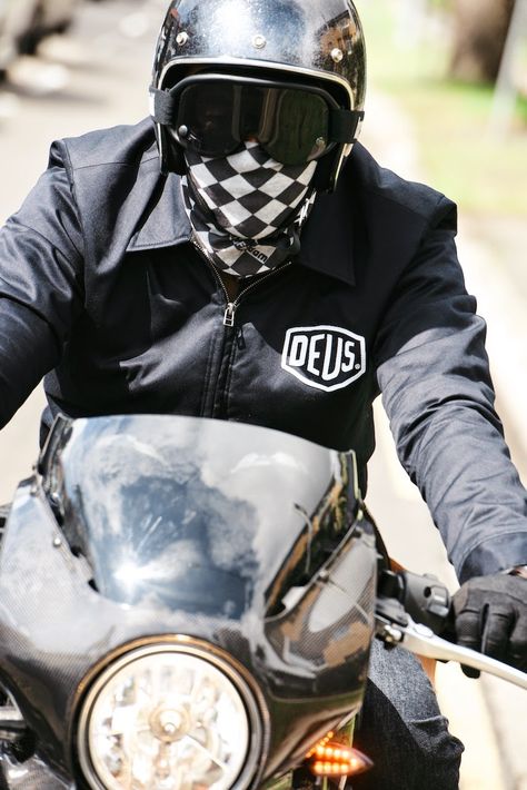 Bikers Outfit, Agv Helmet, Racer Helmet, European Motorcycles, Agv Helmets, Cafe Racer Helmet, Triumph Bikes, Paddock Girls, Cafe Racer Style