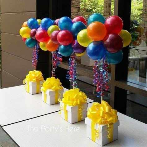 Balloons & Party Supplies on Instagram: “Air filled topiaries will always be classic table centrepieces. Love these fun bright colours!” Balloon Table Centerpieces, Deco Ballon, Party Table Centerpieces, Birthday Party Centerpieces, Diy Balloon Decorations, Balloon Arrangements, Birthday Centerpieces, Birthday Party Tables, Birthday Balloon Decorations