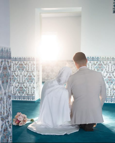 Muslim Wedding Photography, Cute Muslim Couples, Courthouse Wedding, Cute Photography, Muslim Wedding, Couples Poses For Pictures, Poses For Pictures, Profile Pictures, Dress And Heels