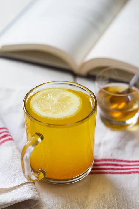 Morning Detox Turmeric Tea — Eatwell101 Turmeric Tea Benefits, Turmeric Curcumin Benefits, Turmeric Pills, Turmeric Tea Recipe, Turmeric Juice, Turmeric Spice, Colon Cleanse Recipe, Turmeric Water, Turmeric Health