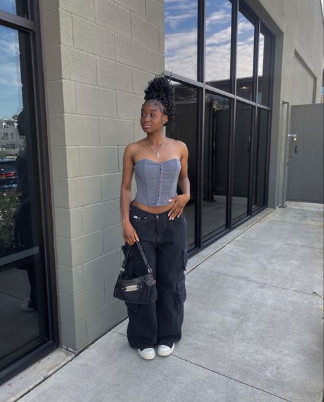 Corset And Jeans Outfit, Grey Corset, Corset And Jeans, Ig Poses, Accessorizing Outfits, Black Baggy Jeans, Wanna Recreate, Outing Outfit, Classy Fits