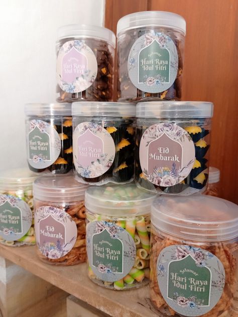 kue lebaran 🕌 ☺️ Hampers Ideas Idul Fitri, Ide Hampers Lebaran, Hampers Kue Kering, Hampers Idul Fitri, Hampers Kue, Toples Lebaran, Hampers Packaging, Ide Hampers, Hamper Diy