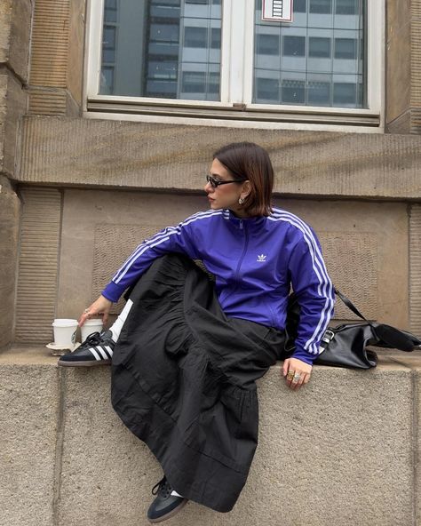 rebeca oksana | spring is officially maxi skirt season 🎀⭐️🍒 | Instagram Rebeca Oksana, Adidas Track Jacket Outfit, Adidas Jacket Outfit, Adidas Track Pants Outfit, Looks Adidas, Football Jersey Outfit, Colors For Spring, Chica Cool, Streetwear Inspo