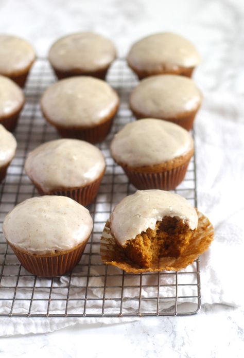 Pumpkin Muffins with Brown Butter Glaze Brown Butter Glaze, Pumpkin Cravings, Homemade Banana Pudding, Butter Glaze, Pumpkin Muffin Recipes, Fall Breakfast, Pumpkin Muffins, Delicious Pumpkin, Breakfast Treats