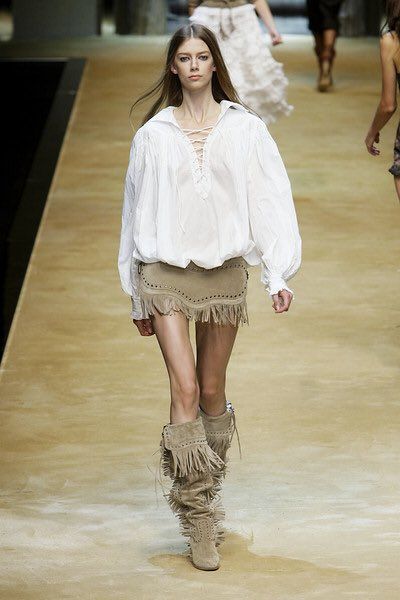 Isabel Marant Style, 2010 Runway, Estilo Country, Stockholm Fashion, Runway Pictures, Runway Show, 가을 패션, Runway Models, Bohemian Chic