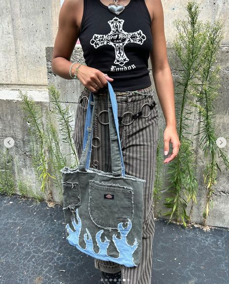 Grunge Tote Bag, Jeans Bags Ideas, Reworked Bag, Grunge Kids, University Outfits, Reworked Fashion, Bags Ideas, University Outfit, Workwear Vintage