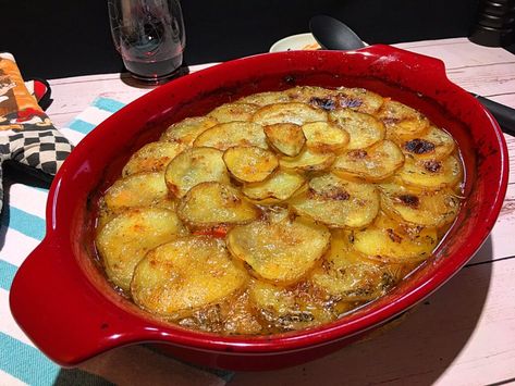 Lancashire Hot Pot Recipe • A British Favorite! | Club Foody Lancashire Hotpot, Lancashire Hot Pot, Hot Pot Recipe, Cola Chicken, Eggplant Rollatini, Scottish Recipes, Sliced Potatoes, Food Categories, Hot Pot