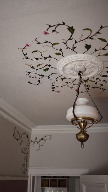 Tally Sharples on Instagram: "Welcome to the Age of Whimsy, in which we romanticise our lives and create our own little fairytale havens. My sewing room is nearly finished, what do you think? Would you paint vines on your ceiling?" Painted Ceiling Ideas Living Room, Painting On Ceiling, Vine Ceiling, Painted Ceiling Ideas, Ceilings Painted, Hand Painted Ceiling, Ceiling Ideas Living Room, Painted Ceilings, Ceiling Painting