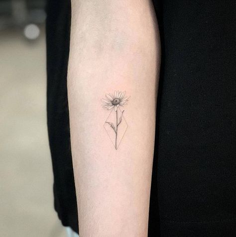 Small Daisy Tattoo, Flower Tattoos For Women, Daisy Flower Tattoos, Bestie Tattoo, Lavender Tattoo, Single Needle Tattoo, Daisy Tattoo, Disney Tattoo, Lace Tattoo