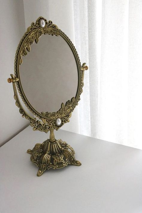 amazon home finds, home decoration, decorative mirror, vintage mirror, mid century mirror, vintage decoration, old money mirror, old money home, old money aesthetic, old money vintage Antique Apartment, Tattoo Pieces, French Vanity, Swivel Mirror, Victorian Vanity, Mirror Standing, Hand Mirrors, Victorian Mirror, Brass Vanity