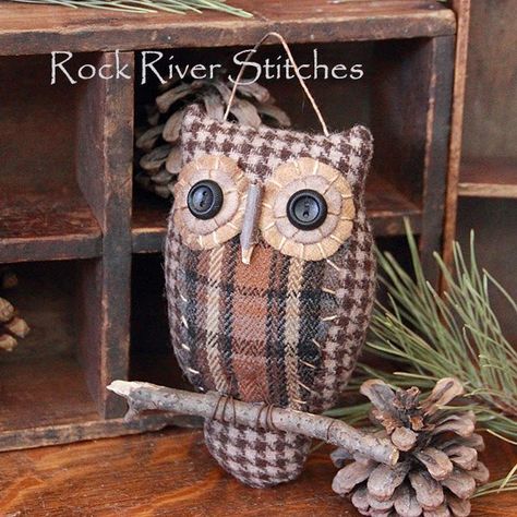 Owl Folk Art, Owl Sewing Patterns, Owl Sewing, Wool Patterns, Wool Felt Projects, Owl Fabric, Art Ornament, Owl Ornament, Owl Crafts