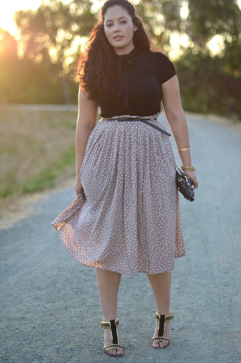 Midi Skirts Rok Midi, Skirt Outfit Ideas, Trendy Skirts, Plus Size Fashion For Women, Midi Skirts, Casual Work Outfits, A Skirt, Skirt Outfit, Curvy Girl Outfits