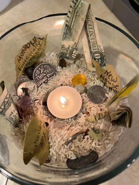 Money Alter Ideas, Money Spell Bowl, Money Bowl Ingredients, Hoodoo Aesthetic, Money Bowl Spell, Crystal Terrarium Diy, Hoodoo Altar, Money Altar, Money Bowl