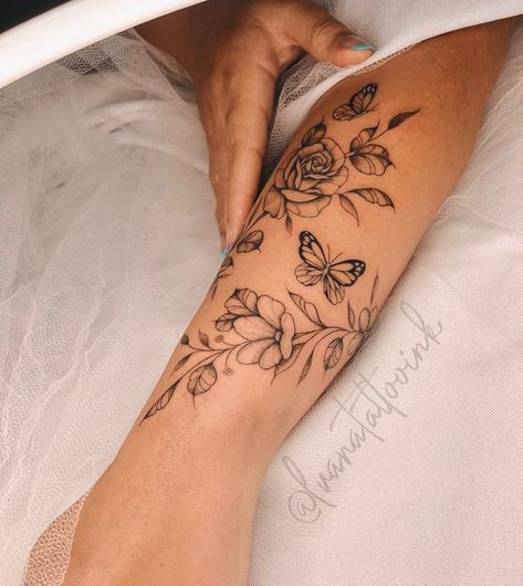 Feminine Compass Tattoo, Wrap Around Wrist Tattoos, Tattoo Design For Women, Butterfly With Flowers Tattoo, Butterfly Tattoos On Arm, Around Arm Tattoo, Wrap Around Tattoo, Wrap Tattoo, Flower Wrist Tattoos