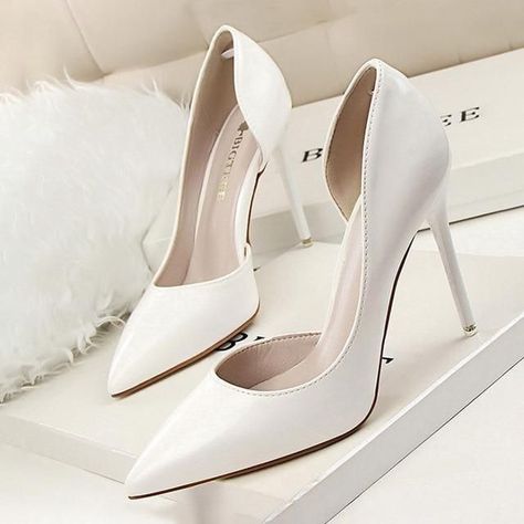 Party Shoes Women, Outfit 2020, Office Shoes Women, Dr Shoes, Heels Wedding, Women High Heels, Wedding Pumps, Bridal Wedding Shoes, Basic Heels