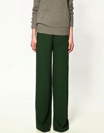 obsessed with these green pants! Outfits Verde, Palazzo Trousers, Green Trousers, Colored Pants, Green Pants, Dress For Success, Chunky Sweater, Beautiful Outfits, Everyday Fashion