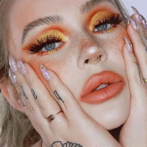 Make Up Kits, Wedding Eyes, Festival Make Up, Yellow Makeup, Orange Makeup, Smink Inspiration, Makeup Hacks, Makeup Obsession, Highlighter Makeup