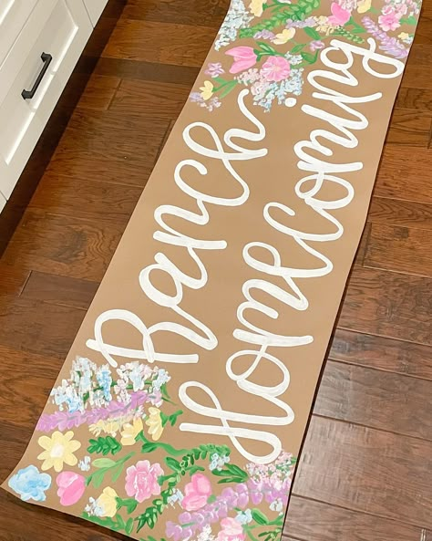 It’s Hoco Szn!!💐✨ Homecoming Banner Ideas, Brown Paper Signs, Party Banner Ideas, Homecoming Banner, Brown Paper Banner, Birthday 14th, Banner Craft, Bday Banner, Wildflower Birthday Party