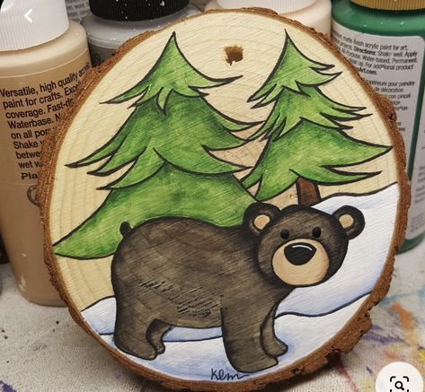 Wood Slice Family Ornament, Painting On Christmas Ornaments, Christmas Ornament Paintings, Hand Painted Wood Slices, Painted Wood Slices Ideas, Christmas Wood Painting Ideas, Wooden Christmas Ornaments Painted, Painted Wood Ornaments Diy, Christmas Ornaments Homemade Wood