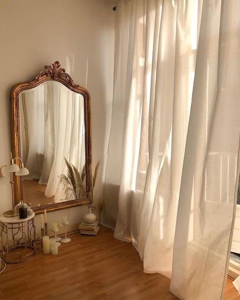 #livingroom #salon #beige #2019 #décoration #art #chic #minimalist #parisianchic Branding 2023, Aesthetic Rooms, 背景 シンプル, Wallpaper Vintage, Maximalism, Beige Aesthetic, Salon Decor, Decor Minimalist, Aesthetic Bedroom