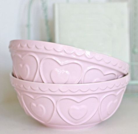 Pink bowls Pastel Kitchen, Baking Equipment, Pink Bowls, Pink Kitchen, Cute Kitchen, Rose Cottage, Everything Pink, Mixing Bowls, Kitchen Stuff