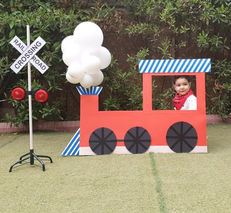 Train Parade Float Ideas, Train Photo Booth Diy, Chugga Chugga Two Two Decoration, Train Theme Birthday Decoration, Animal Train Birthday Party, How To Make Train Out Of Boxes, Train Birthday Balloon Garland, Chugga Chugga Two Two Centerpieces, Train Theme Bday Party